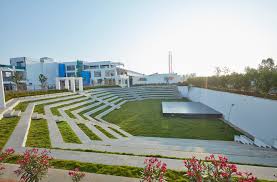 Venues with Ample Parking Are in High Demand
